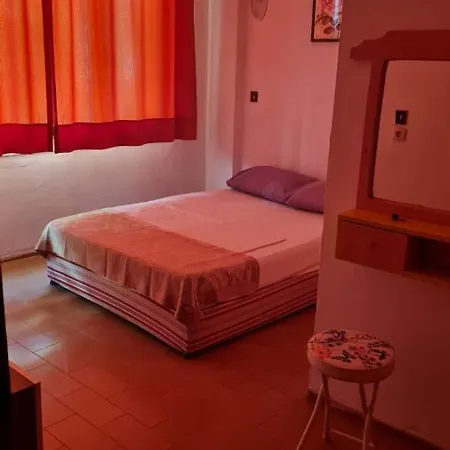 Ada Azure Pansiyon Quarto em Acomodações Particulares